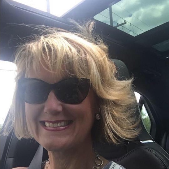 Meet your Posher, Tammy - Picture 1 of 6